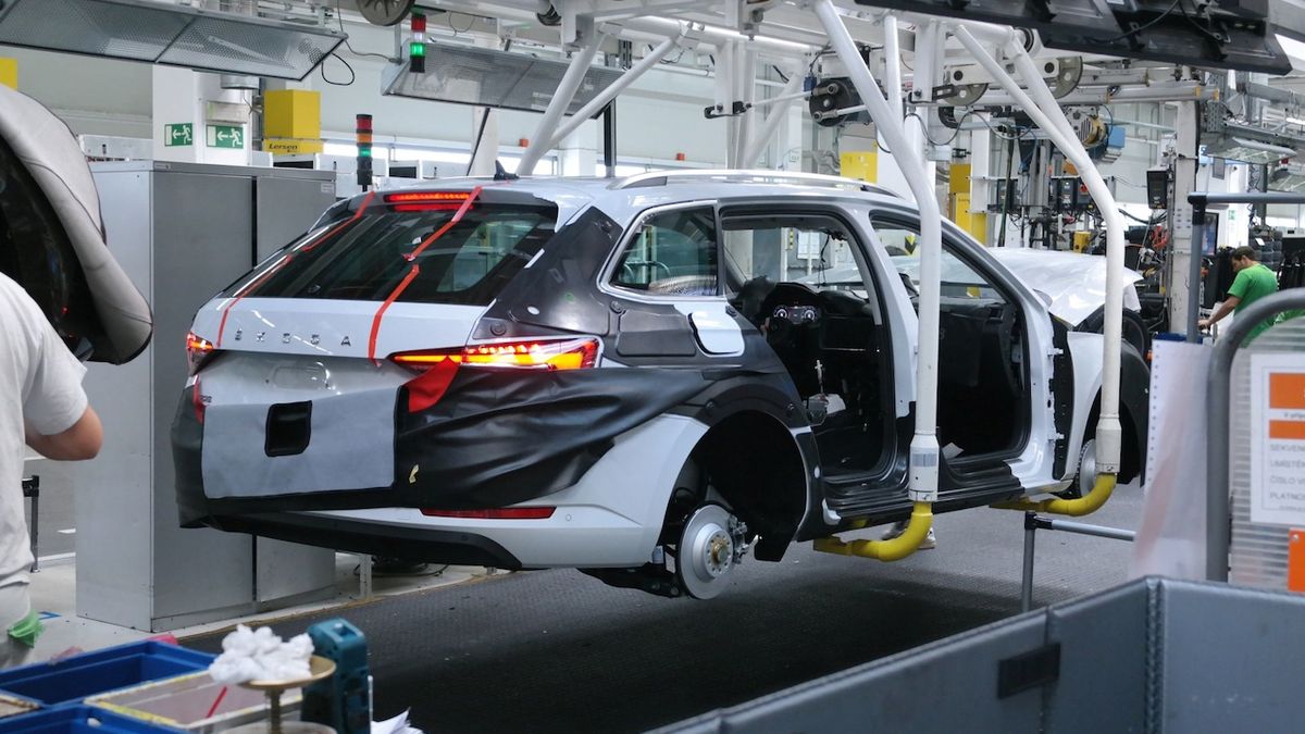 Škoda Auto omezí výrobu ve všech svých závodech